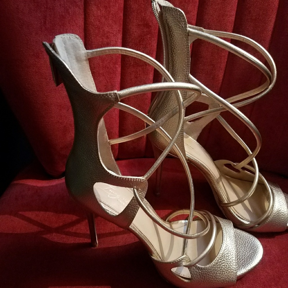 Shoes - Picture 4 of 4